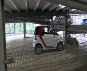 На паркинге трахает подружку